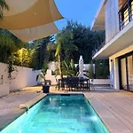 Villa Bord De Avec Piscine Et Jardin Tropical - Seaside With Pool And Tropical Garden Fréjus