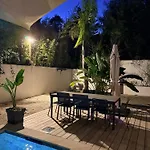 Villa Bord De Avec Piscine Et Jardin Tropical - Seaside With Pool And Tropical Garden