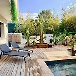 Bord De Avec Piscine Et Jardin Tropical - Seaside With Pool And Tropical Garden