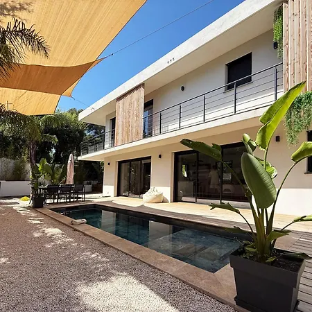 Bord De Avec Piscine Et Jardin Tropical - Seaside With Pool And Tropical Garden Vila