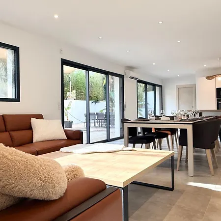 Bord De Avec Piscine Et Jardin Tropical - Seaside With Pool And Tropical Garden Vila