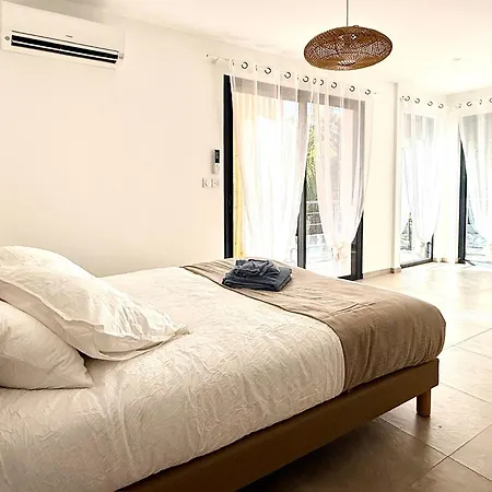 Bord De Avec Piscine Et Jardin Tropical - Seaside With Pool And Tropical Garden Vila Fréjus