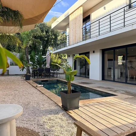 Bord De Avec Piscine Et Jardin Tropical - Seaside With Pool And Tropical Garden Villa