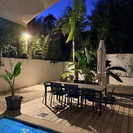 Vila Bord De Avec Piscine Et Jardin Tropical - Seaside With Pool And Tropical Garden Fréjus