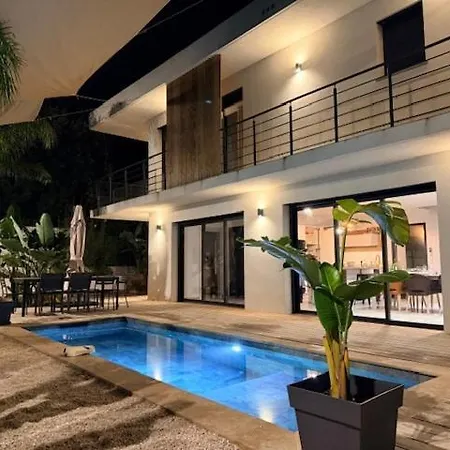 Vila Bord De Avec Piscine Et Jardin Tropical - Seaside With Pool And Tropical Garden Fréjus