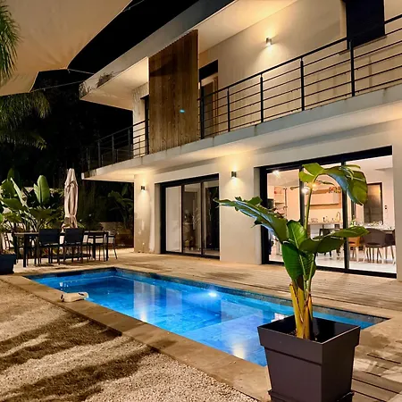 Bord De Avec Piscine Et Jardin Tropical - Seaside With Pool And Tropical Garden Villa Fréjus